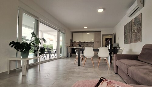 Aria, villa in Filipana, close to numerous beaches and activities