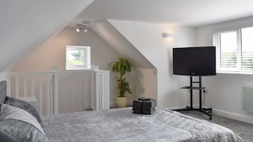 1 bedroom, bed sheets
