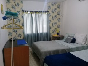 5 bedrooms, iron/ironing board, WiFi, bed sheets