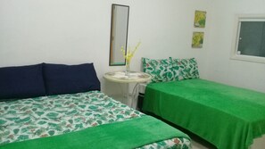 5 habitaciones, tabla de planchar con plancha, wifi y ropa de cama