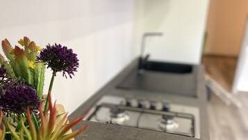 Forno, piano cottura, pentole/stoviglie/utensili