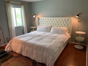 1 soverom, skrivebord og wi-fi