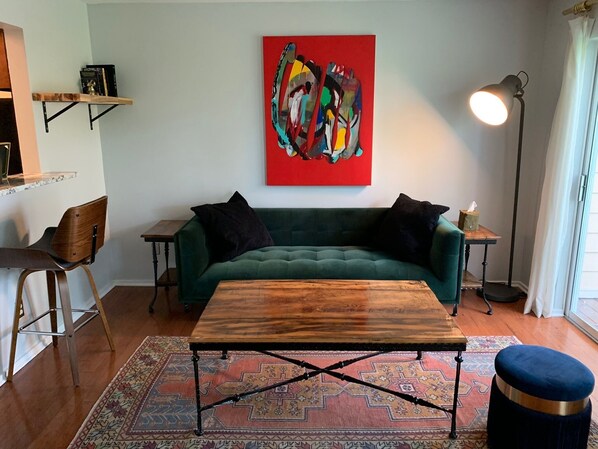 Smart TV y chimenea 