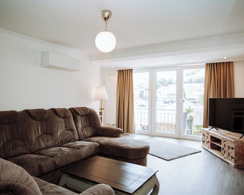 Mit Balkon und Moselblick an der Moselpromenade und am Moselradweg gelegen