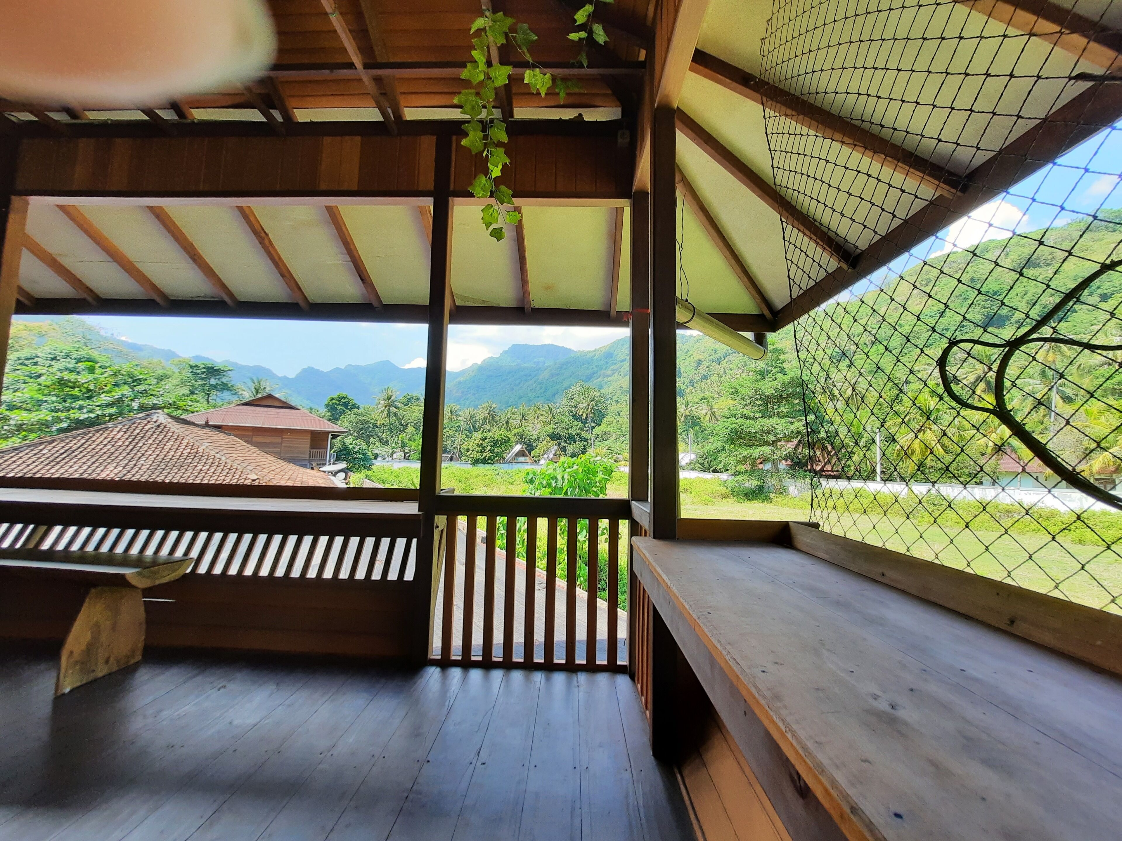 Televisión LED 24 pulgadas con canales de televisión vía satélite