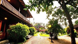 Unclassified image, 5 of 53, button - Hotel Besar Bulan Baru - Senggigi (Senggigi)