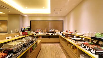 Se ofrece un desayuno bufé todos los días (por un coste adicional)