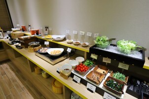 朝食 (ビュッフェ)、毎日提供 (1 名様 1400 JPY)
