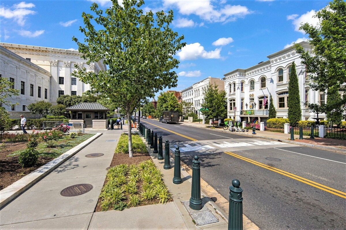 Veteran-Owned 1 block to Capitol Top Location