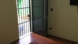 2 camas matrimoniales | WiFi (free), bed sheets