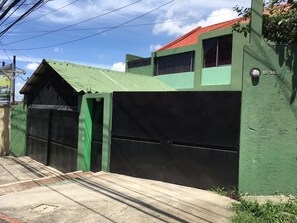Front of property - Global airport bed and breakfast (Guatemala City)