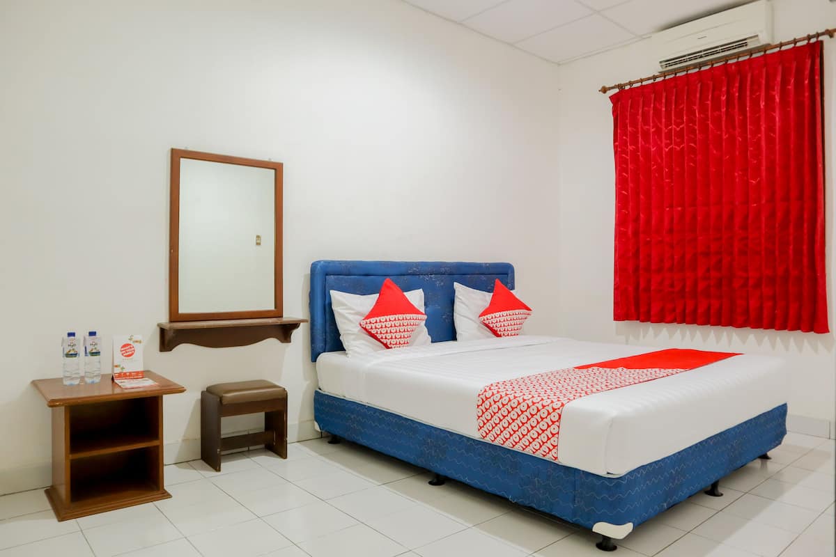 1 bedroom, desk, free WiFi, bed sheets