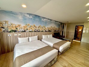 Comfort Quadruple Room (Limited parking, reservation required) | Individually decorated, individually furnished, desk, blackout curtains - Da Xi Lao Cheng Si Ji Xing Guan (Taoyuan City)