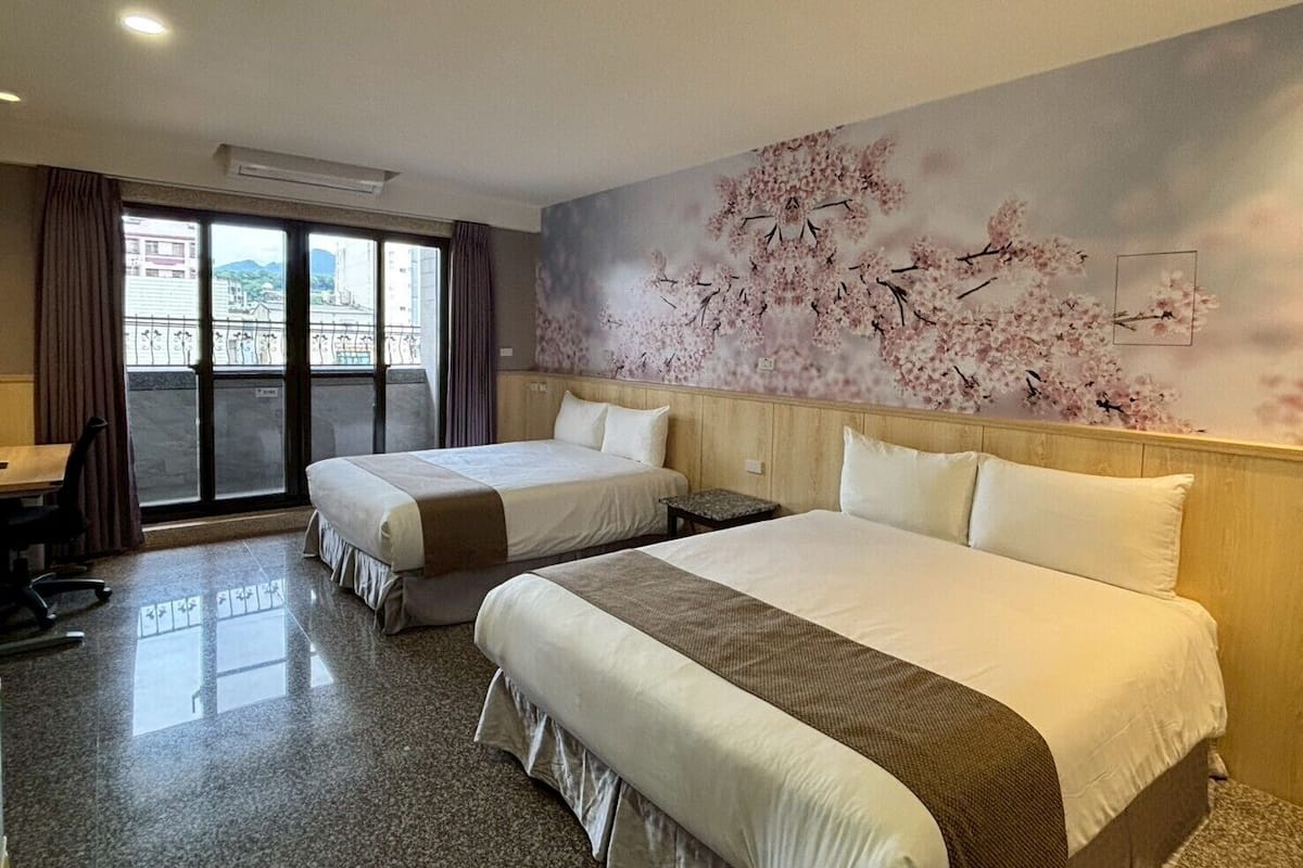 Quadrupla Standard (Limited parking, reservation required) | Con stile personalizzato, con arredamento individuale, una scrivania
