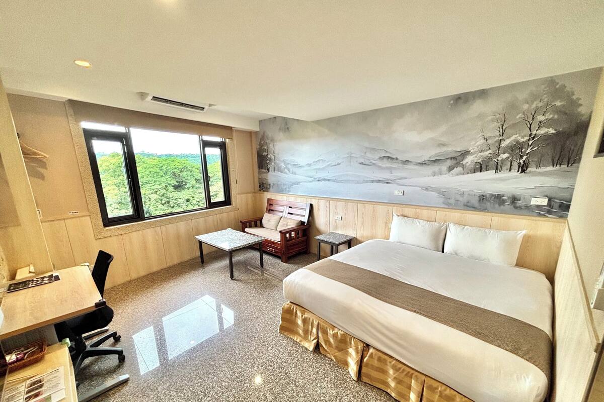 Double Room, Mountain View (Limited parking, reservation required)