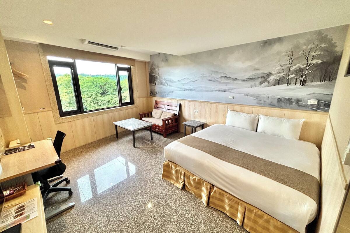 Chambre double, vue sur la montagne (Limited parking, reservation required) | 1 chambre, décor unique, ameublement unique, bureau
