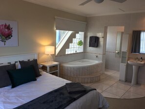 3 bedrooms, desk, iron/ironing board, WiFi