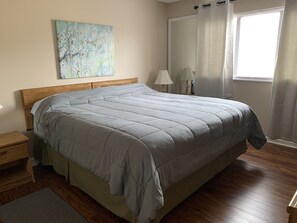 2 عدّة غرف نوم ومكواة/لوح كي وواي فاي مجانًا وملاءات أسرّة