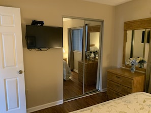 2 chambres, fer et planche à repasser, Wi-Fi gratuit, draps fournis