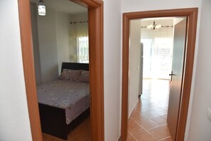 1 chambre, fer et planche à repasser, Wi-Fi, draps fournis