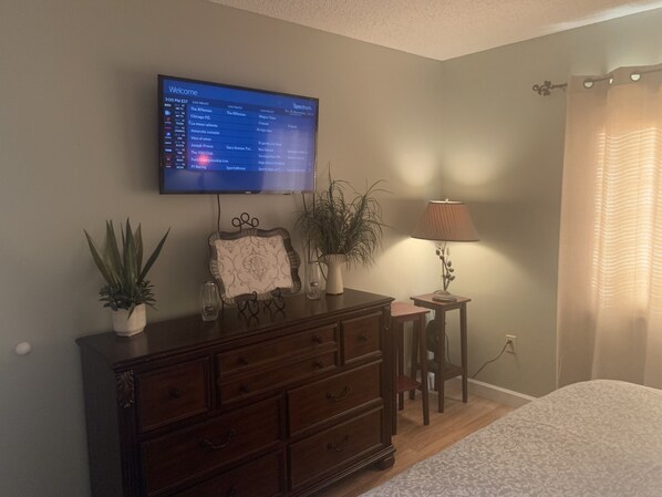 2 quartos, ferros/tábuas de passar roupa, Wi-Fi de cortesia