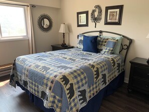 2 bedrooms, iron/ironing board, free WiFi, bed sheets