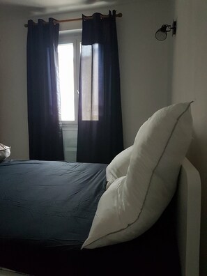 1 makuuhuone, silitysrauta/-lauta, Wi-Fi