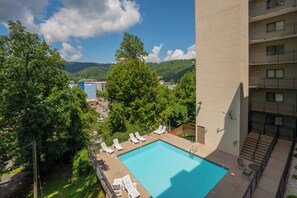 Beheizter Pool