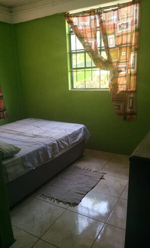 2 bedrooms, bed sheets - Village No Thrill 2 Bed (Gros Islet)