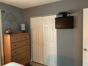 2 chambres, fer et planche à repasser, Wi-Fi gratuit, draps fournis