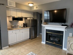 Full-sized fridge, microwave, stovetop, coffee/tea maker - Laurel Inn 404 is a spacious 2BR condo with private balcony close to downtown (Gatlinburg)