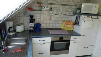 Refrigerador, microondas, parrilla de estufa y lavavajillas