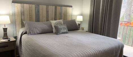 1 slaapkamer, een strijkplank/strijkijzer, gratis wifi, beddengoed