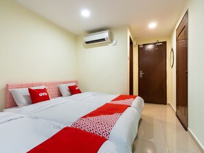 Suíte família | Escrivaninha, Wi-Fi de cortesia, roupa de cama