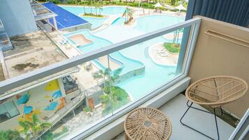 Minibar, in-room safe, desk, laptop workspace