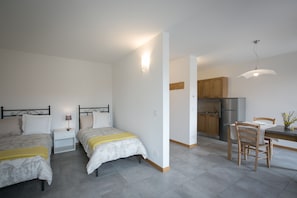 Bügeleisen/Bügelbrett, WLAN, Bettwäsche