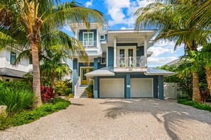 Exterior - Luxury Island Retreat:  Pool, Spa and Walk to Beach (Anna Maria)