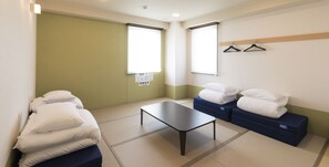 Værelse (Private, for 4 Guests) | Badeværelse | Håndklæder