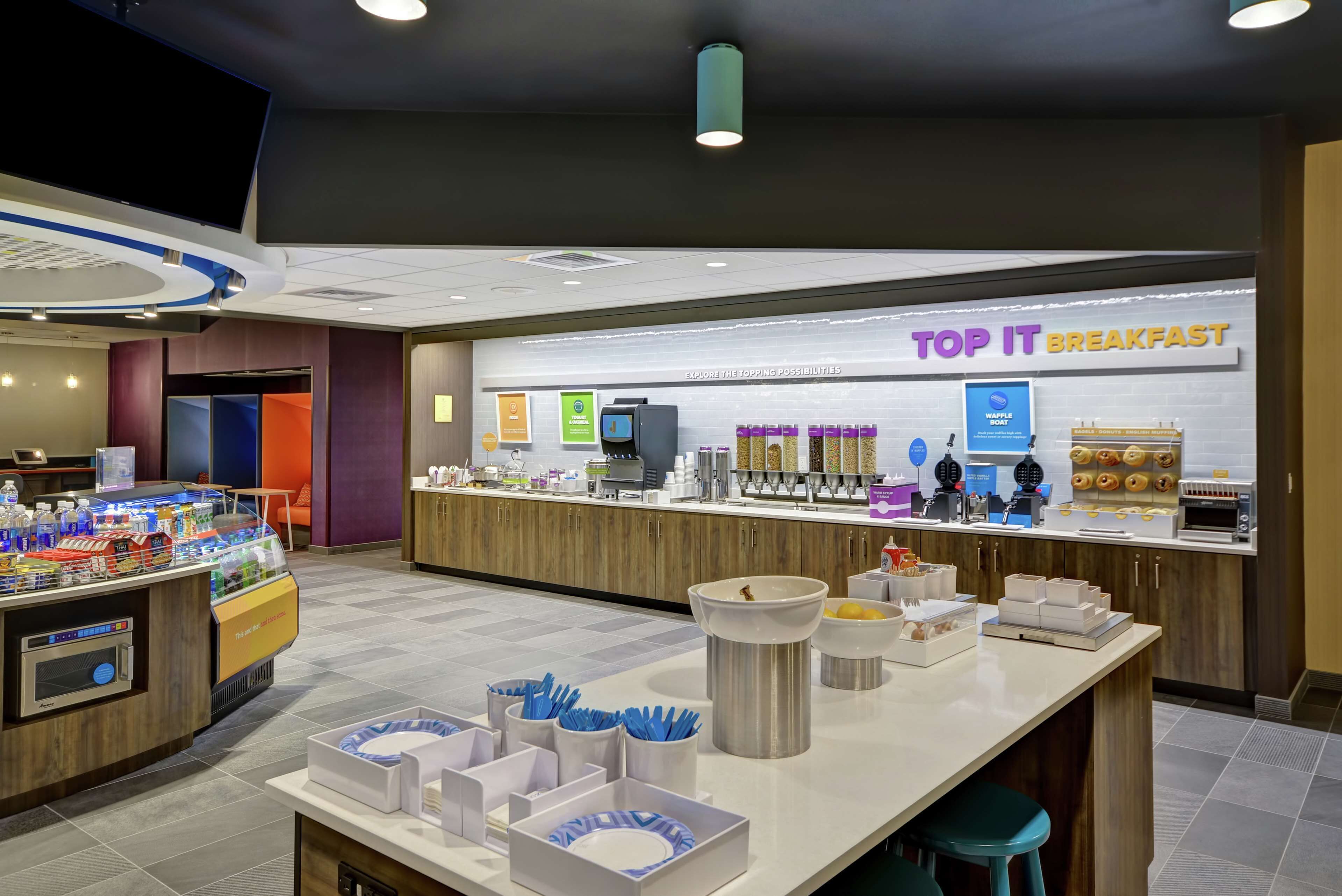 free daily continental breakfast