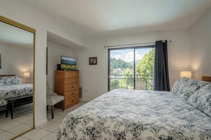 1 bedroom, iron/ironing board, WiFi (free), bed sheets