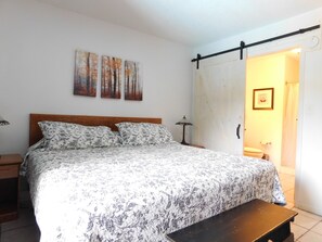 1 soverom, strykejern/-brett, wi-fi (inkludert) og sengetøy