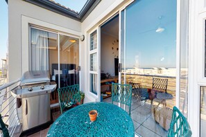 BBQ/picnic Area - Copper Den Condo (Cape Town)