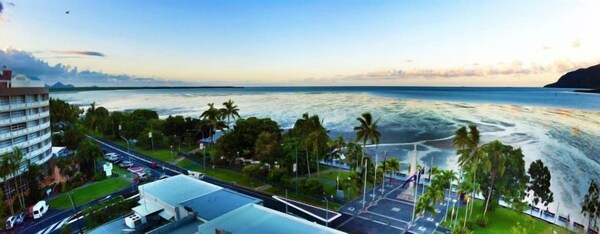 Cairns Apartment Esplanade Ocean Views - Cairns