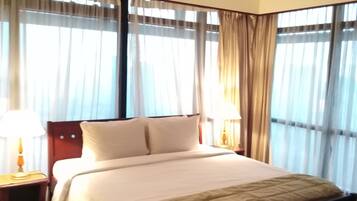 1 bedroom, premium bedding, down duvets, Select Comfort beds