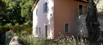 Charming 3 bedroom house with garden in the woods near Spoleto