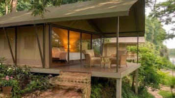 The Namkhan Glamping | Vue de la chambre