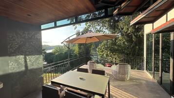 Family Villa | Egyptian cotton sheets, premium bedding, minibar, in-room safe