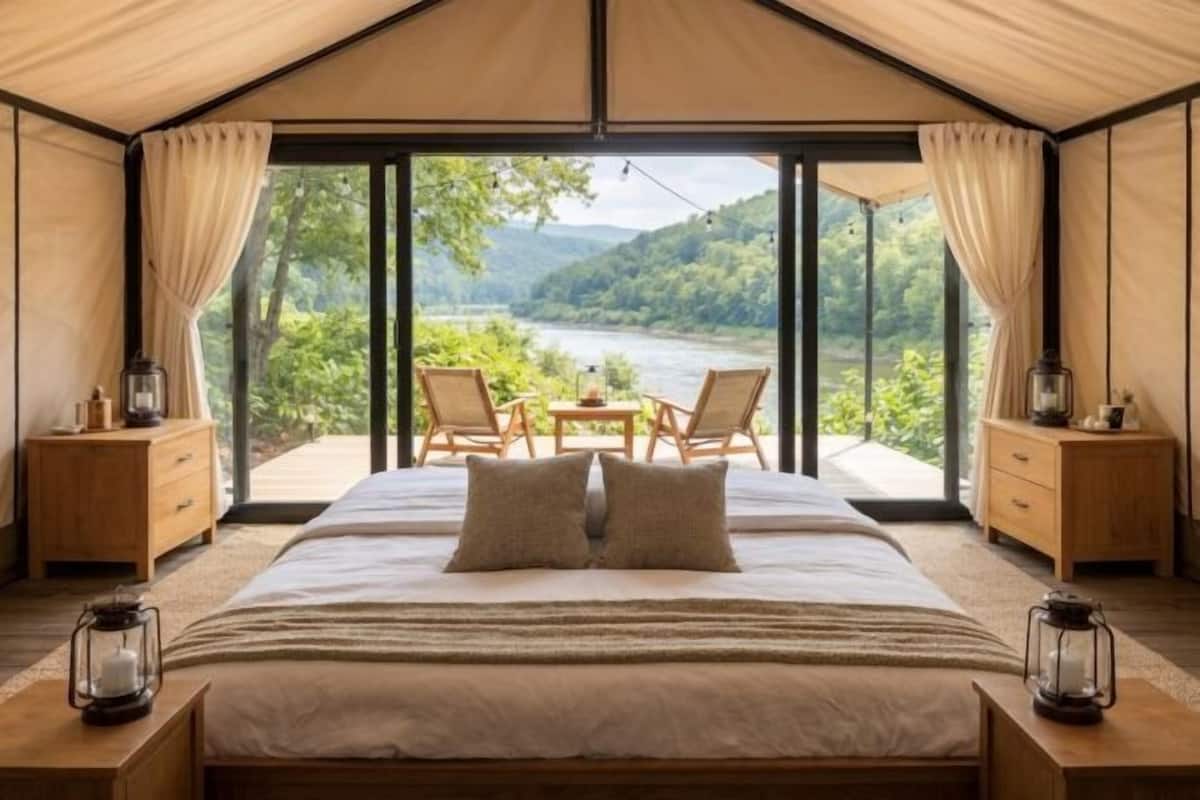 Egyptian cotton sheets, premium bedding, minibar, in-room safe