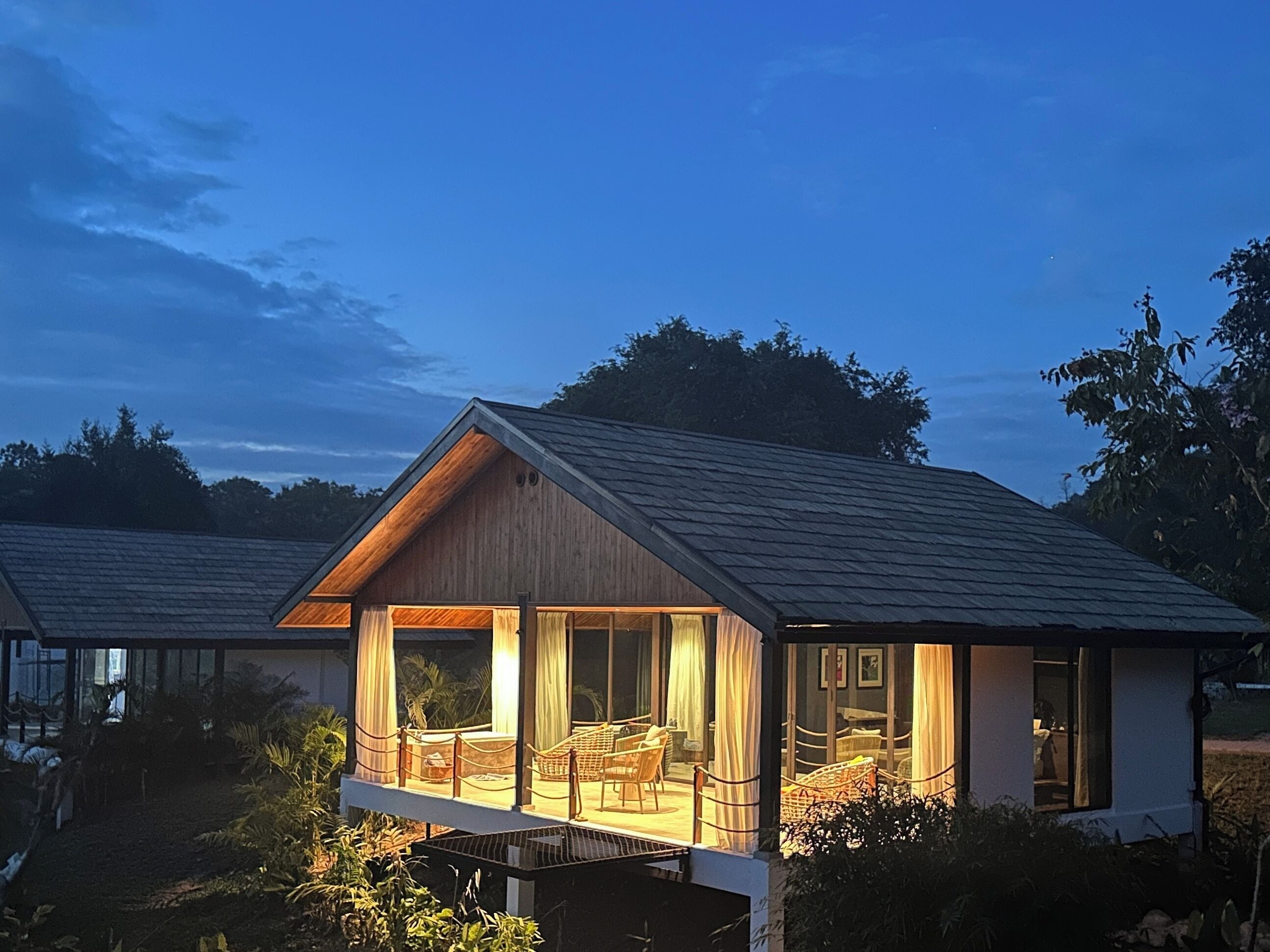 Cabane Panoramique, 1 très grand lit, vue jardin | Draps en coton égyptien, literie de qualité supérieure, minibar
