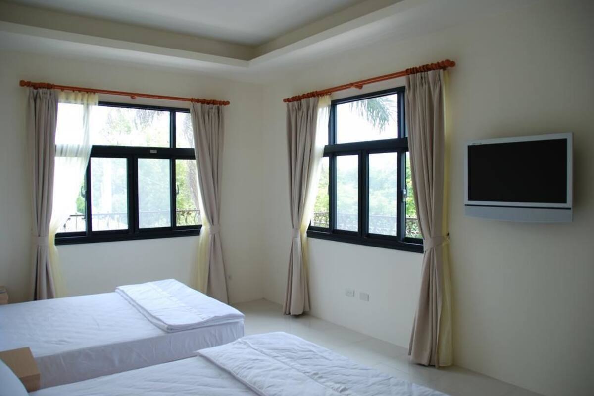 Quadruple Room | Desk, soundproofing, rollaway beds (surcharge), WiFi (free)